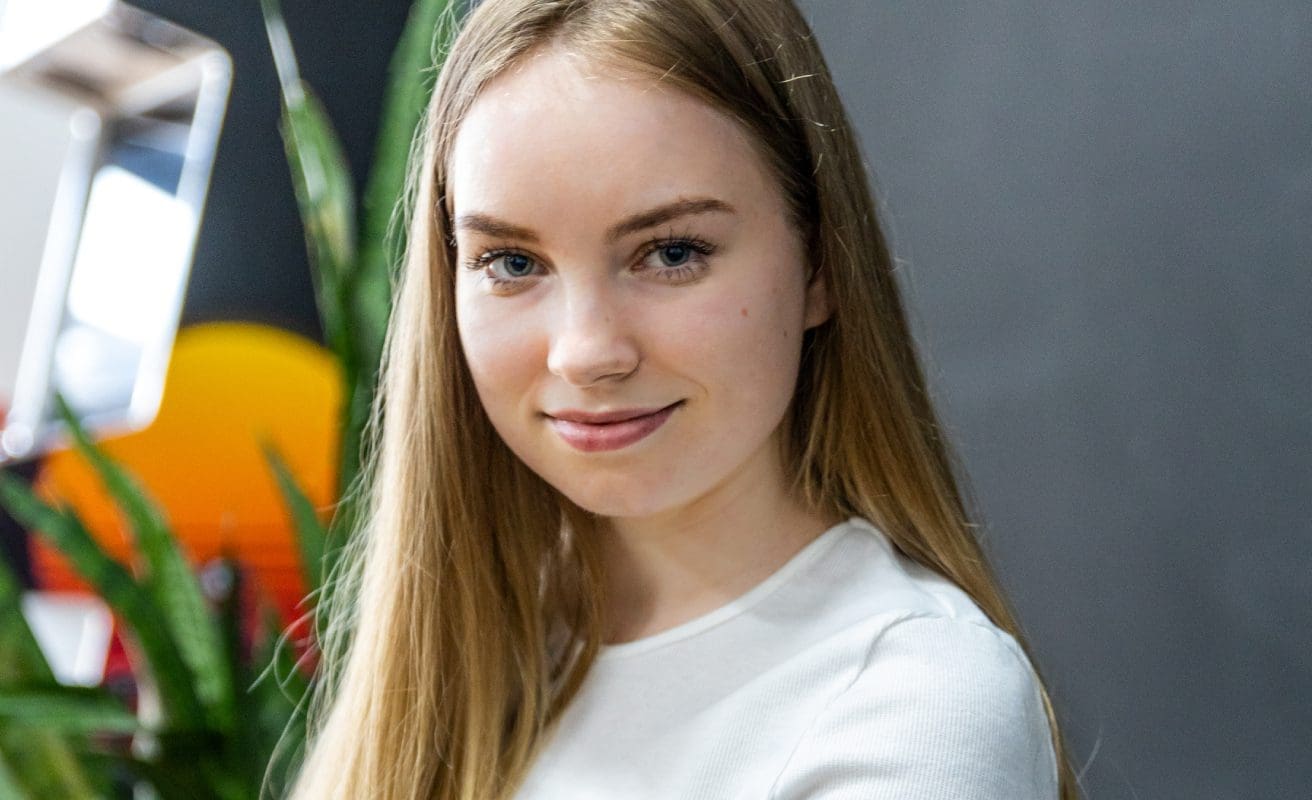 We introduce you Alona!