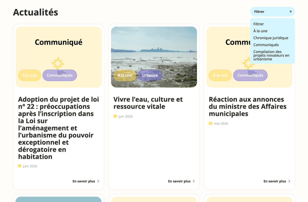 Une page web intitulée « Actualités » affiche des fiches d'actualités comprenant des titres, des dates, des catégories, ainsi qu'un menu de filtrage situé dans la barre latérale droite proposant des options telles que « À la une », « Communiqués » et d'autres encore.