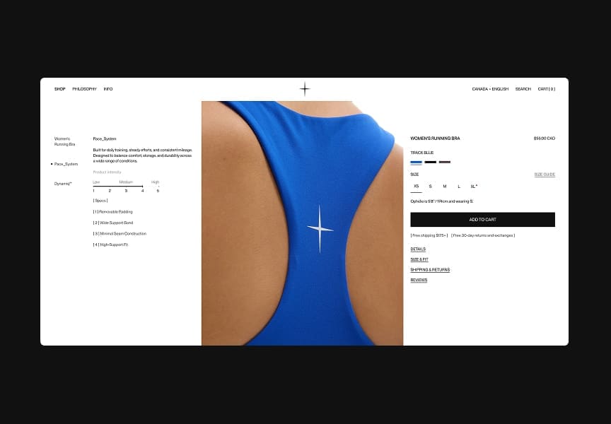 Gros plan sur une brassière de sport bleue arborant, dans le dos, un petit logo représentant une étoile blanche à quatre branches.